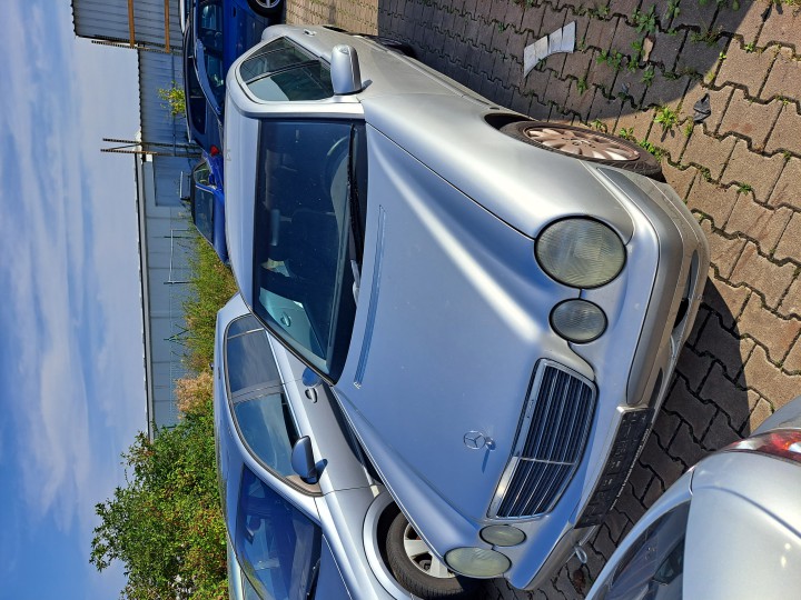 Schlachtauto Mercedes E 200 2000