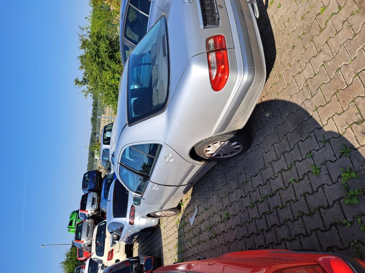 Schlachtauto Mercedes E 200 2000
